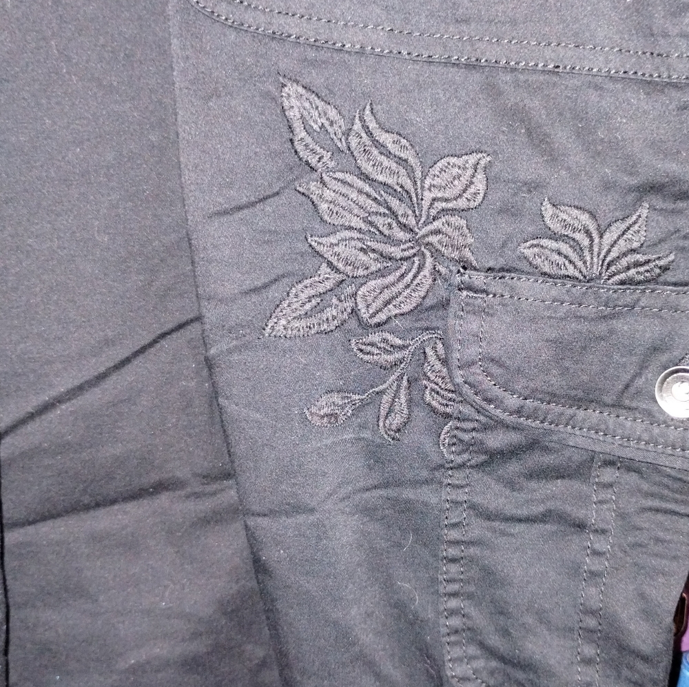 Black Women's Casual Capris,  Cargo Pants 4x ( 28w-30w) - Picture 8 of 16